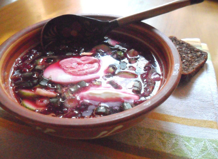 beetroot-soup-with-meat